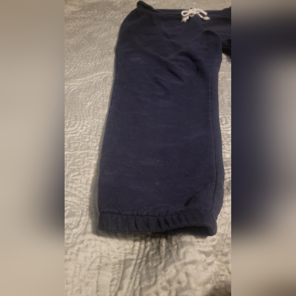 💜4/$20💜Gap sweatpant capris - Picture 4 of 5